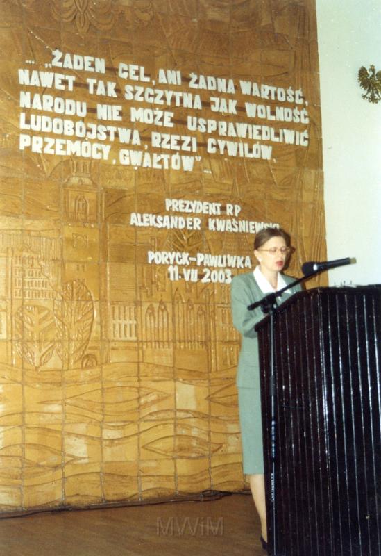 KKE 3303.jpg - Konferencja z okazji 60 rocznicy ludobójstwa na Wołyniu, Przemiawia: Ewa Siemaszko, Olsztyn, 2003 r.